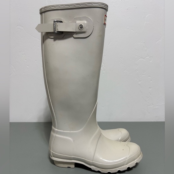 Hunter Shoes - Hunter Women's Rainboot Off White Cream Original Tall Gloss Size 6 READ Pull On